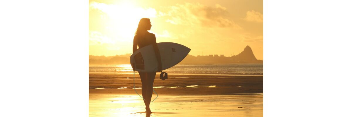 Surfkleidung: Die Packliste für Deinen nächsten Surftrip - Packliste Surfkleidung: Das richtige Surfer Outfit